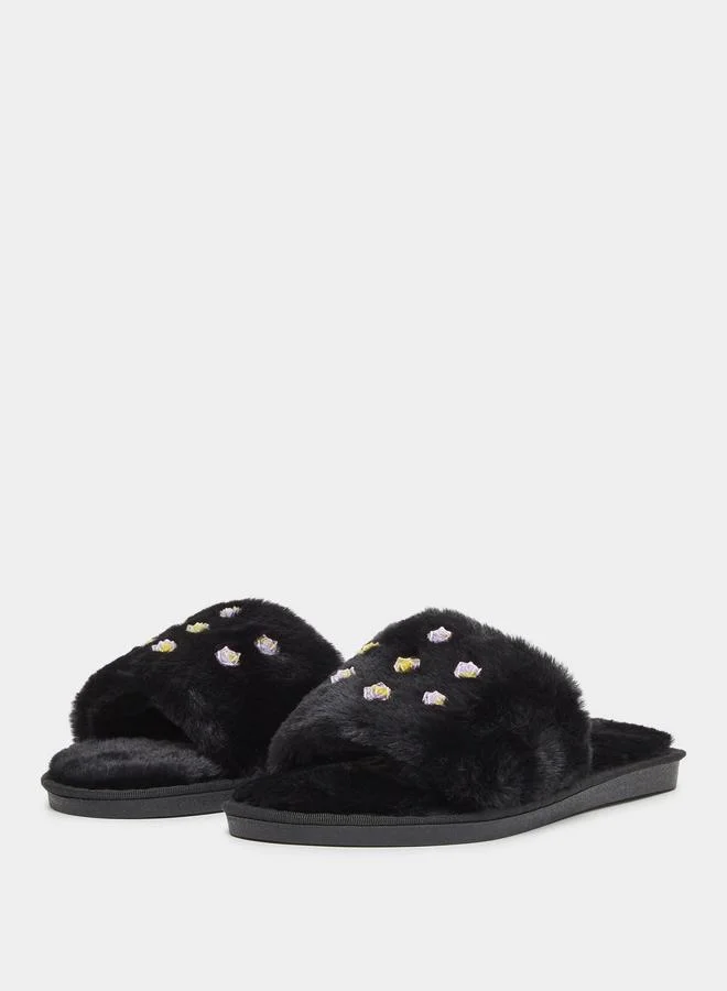 تايك تو شبشب مبطن سادة مزين بوردة